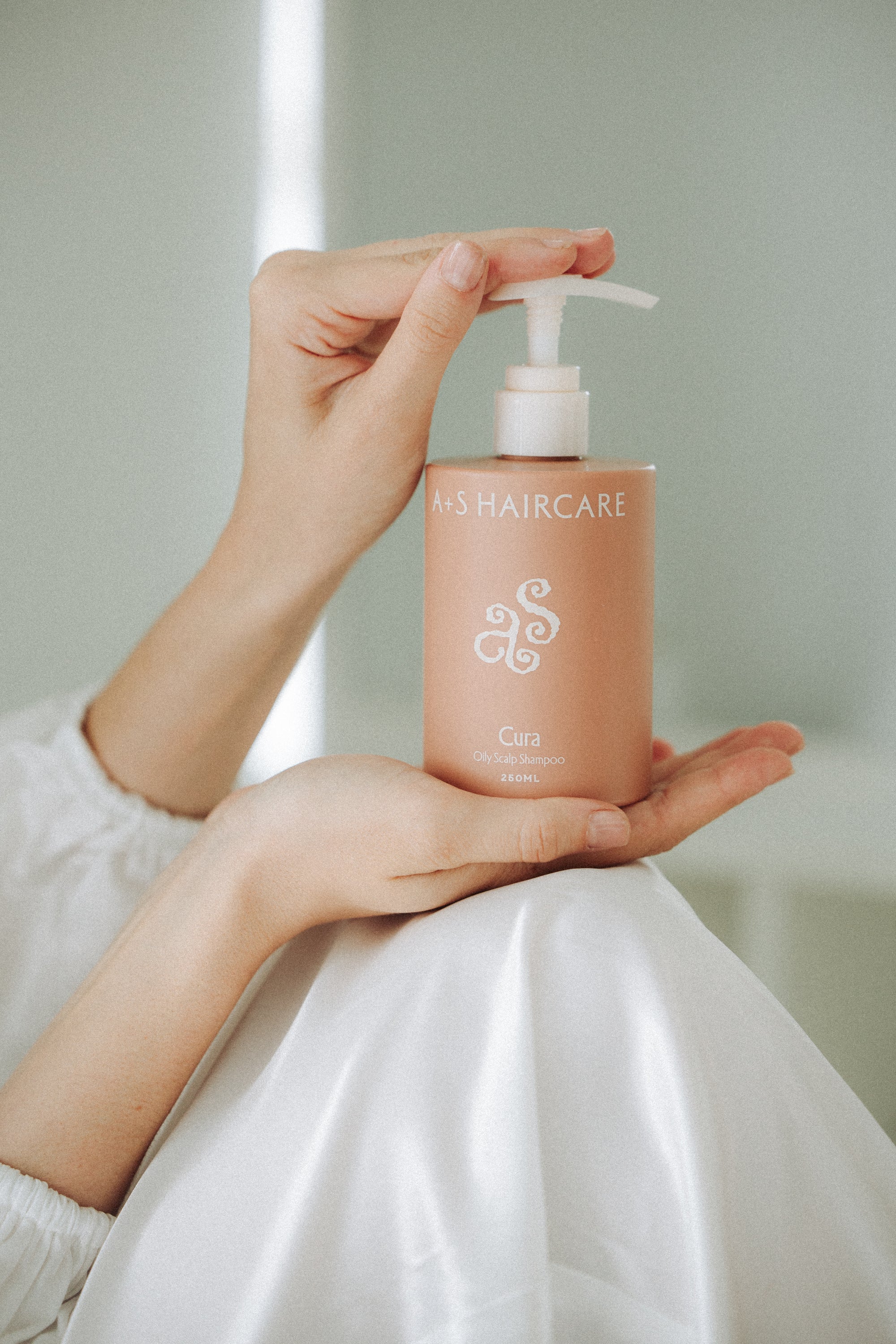 Cura Oily Scalp Shampoo 250mL